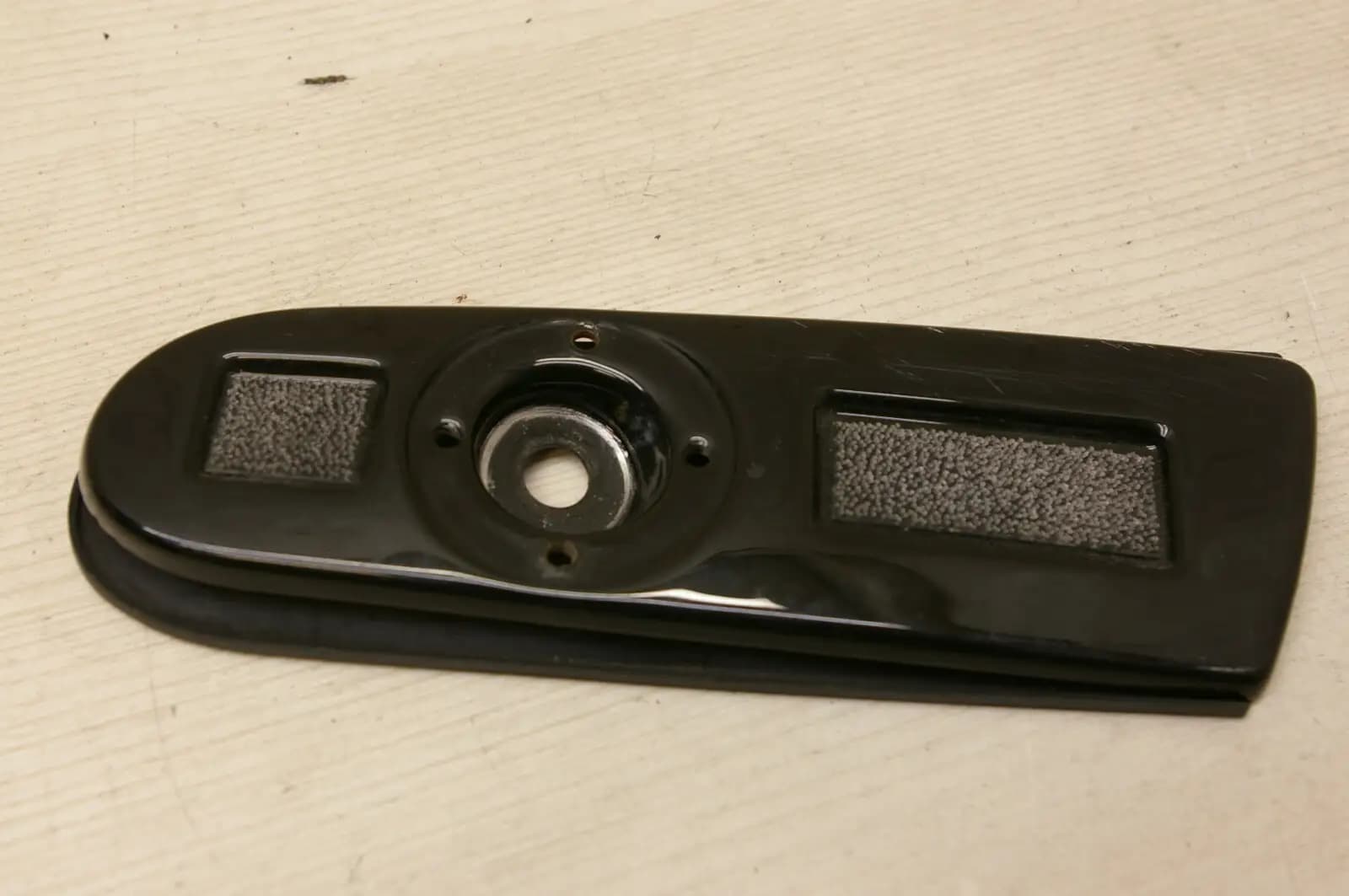 Harley Davidson Air filter / cleaner emblem / trim insert Bracket