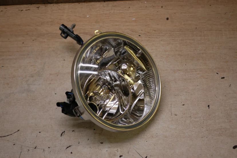  Harley Davidson Street Glide Headlight H-D PN 67700072